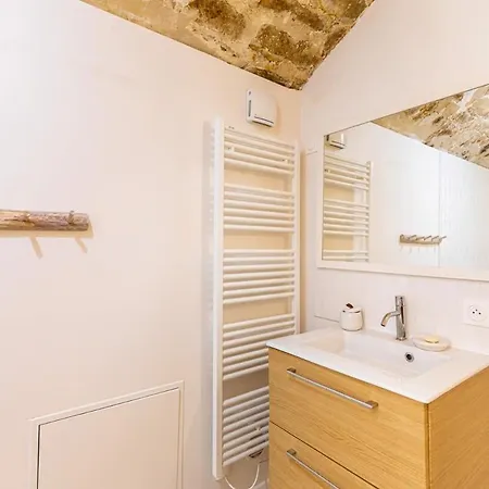 60 M2 Xx Center Of Xx 2 Bedrooms & 2 Bathrooms