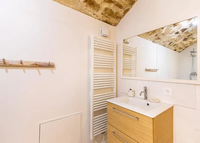 60 M2 Xx Center Of Xx 2 Bedrooms & 2 Bathrooms