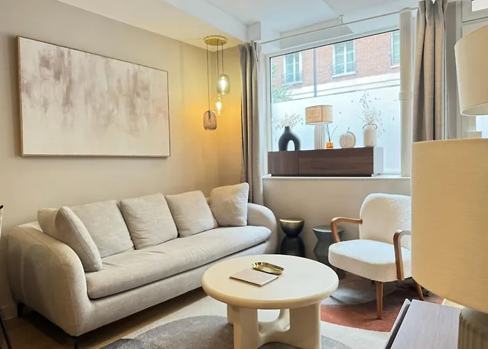 60 M2 Xx Center Of Xx 2 Bedrooms & 2 Bathrooms *